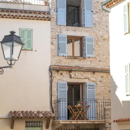 La Pablita, Vieil Antibes, Remparts